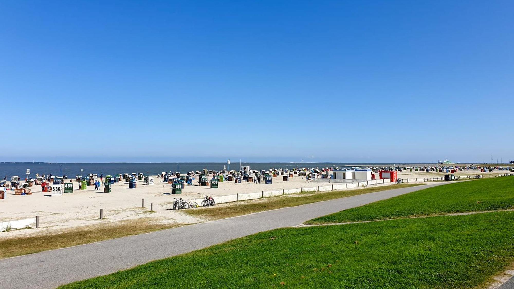 Smittshoern 3 - Nordsee Erdgeschosswohnung Mit Eingezaeunten Garten, Kamin Und Lounge! Altfunnixsiel Exterior photo